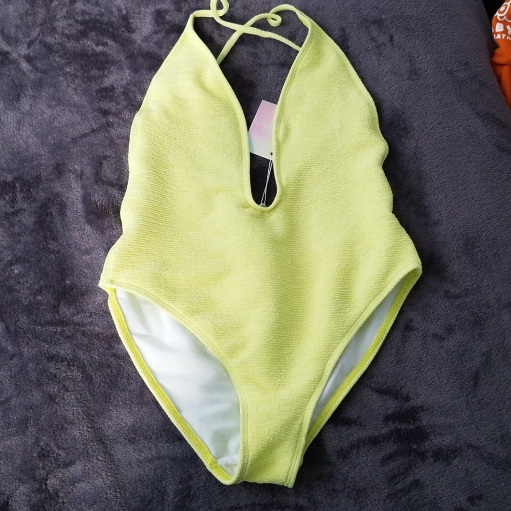 BNWT Misguided Plunge Swimsuit size 4